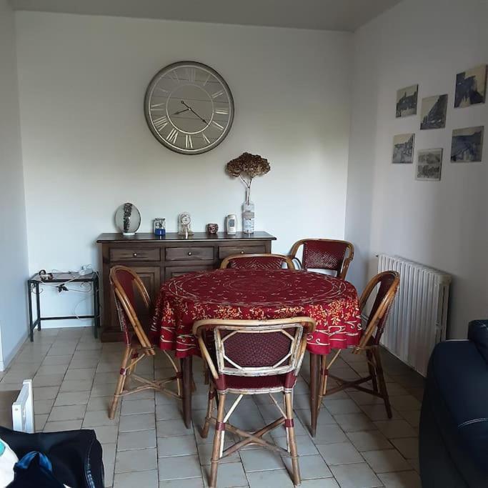 Maison Avec Jardin A Les Bains Holiday home